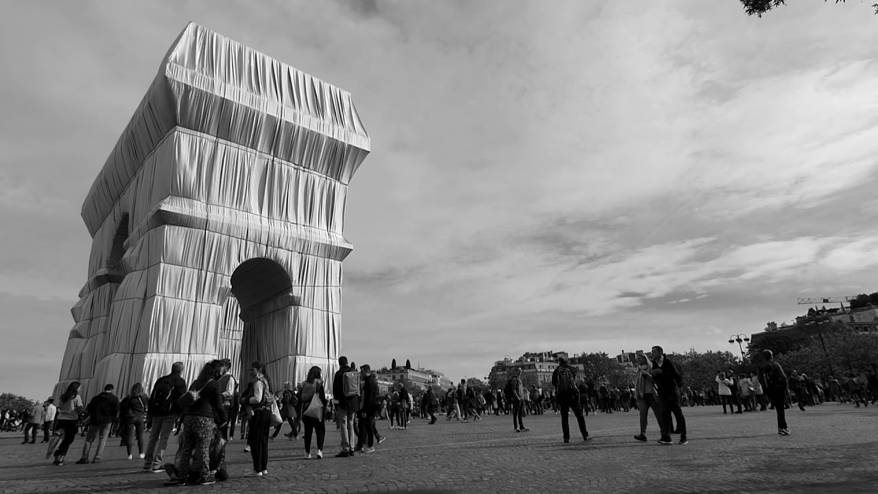 L'Arc de Triomphe, Wrapped - Christo & Jeanne-Claude (1961-2021)