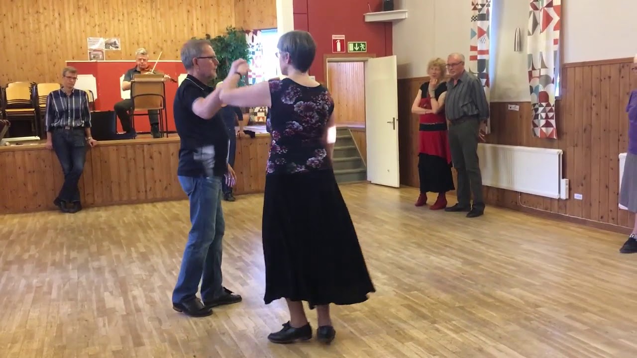2  Bakmes, hambovals och polska fr&aring;n S&auml;rna
