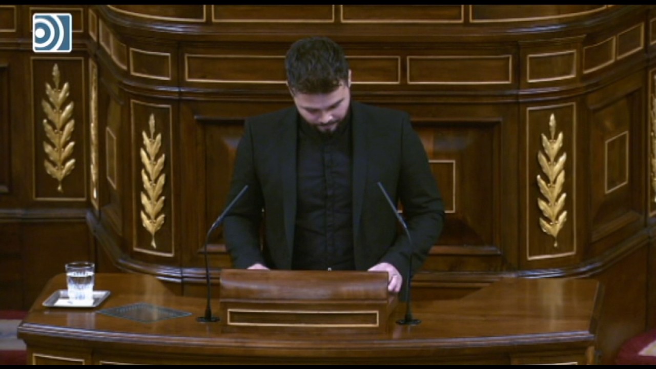 Rufián protagoniza un discurso plagado de insultos