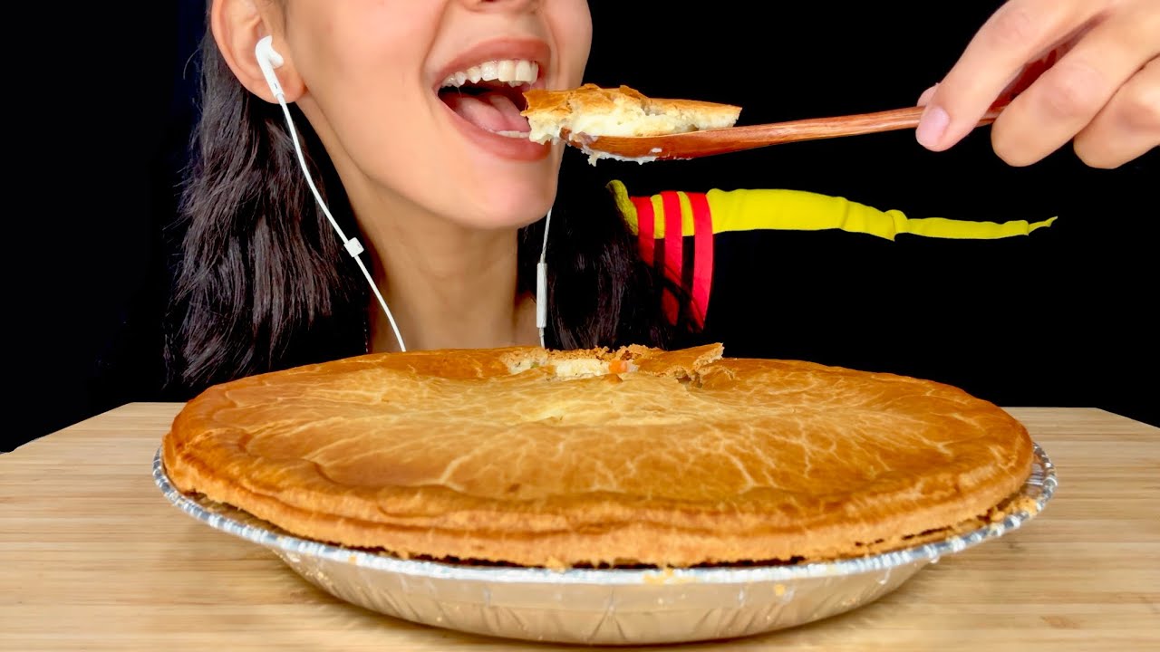 ASMR | EATING CHICKEN POT PIE! MUKBANG (WHISPER) | MANGIA WHISPERS 먹방