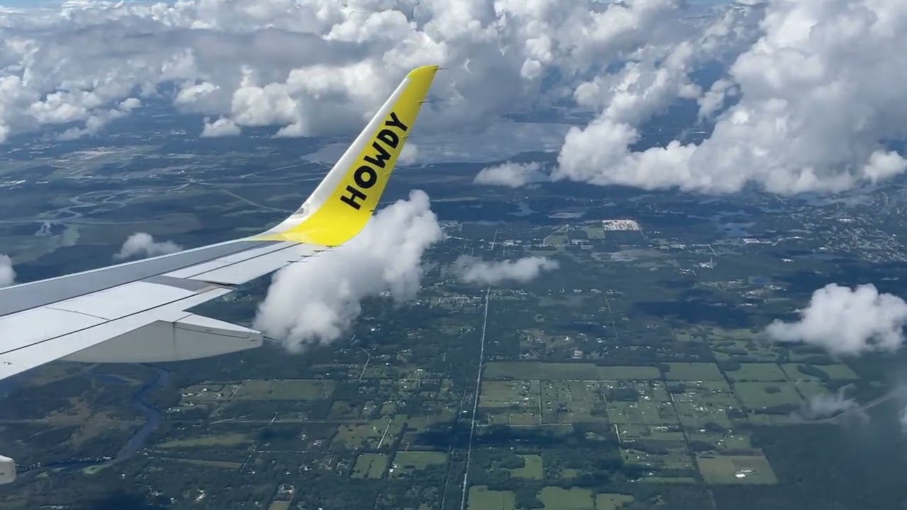 Landing in Orlando International Airport Airbus A320