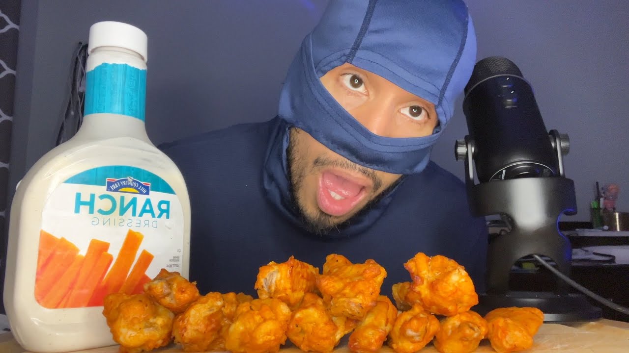 #ASMR BUFFALO WINGS WITH RANCH #ASMREATING