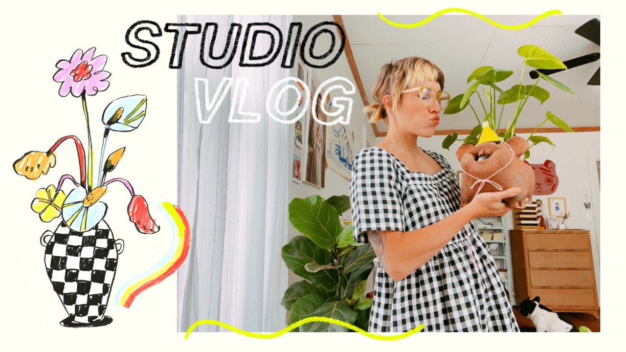 KOREAN SNACKS, REALLY GOOD JOKES, ORDER PACKING ✰ STUDIO VLOG