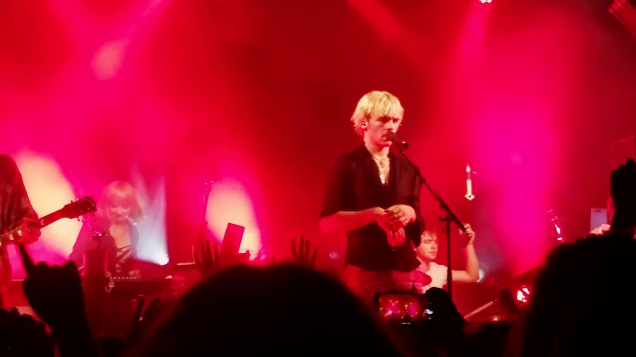 R5 Heart Made Up On You LIVE