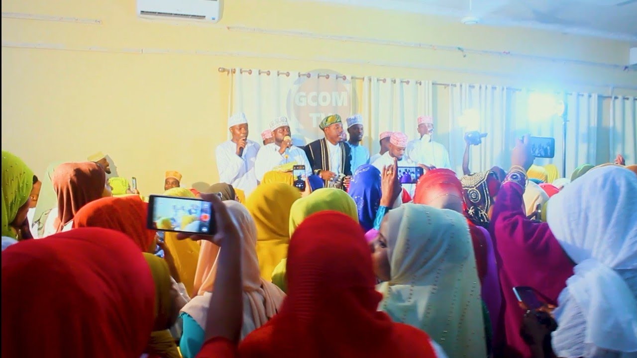 Ustadh Hafidh Amsomea Qasida Live Ndugu Yake Holini #Arusi_ya_kaka_seif
