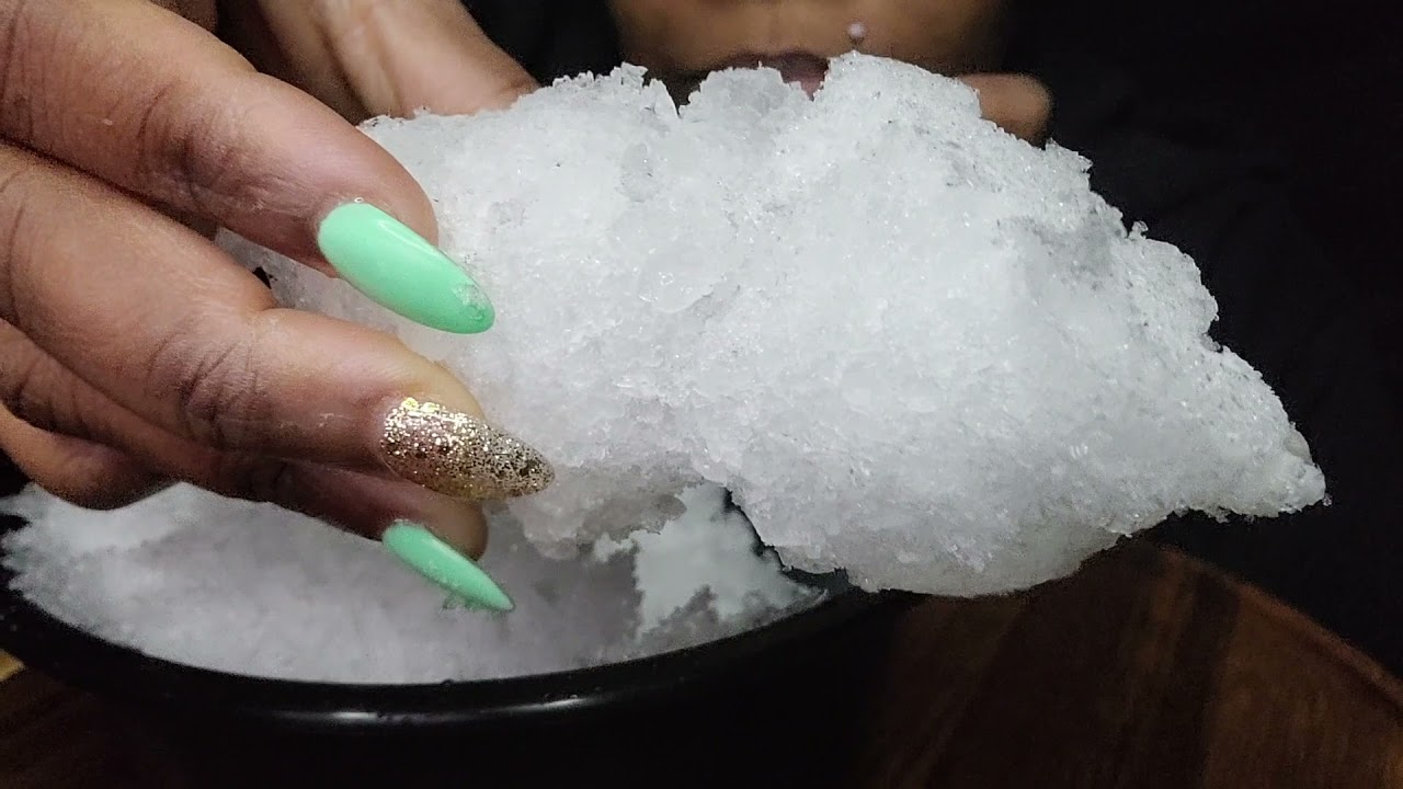 REFROZEN POWDERY ICE  FREEZER FROST EDGES SHAVE ICE BALLS | VLOGMAS DAY 14 #iceeating #asmr #asmrice