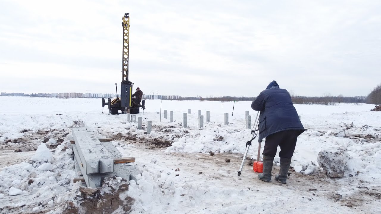 Процесс монтажа ж/б свай в Нанино