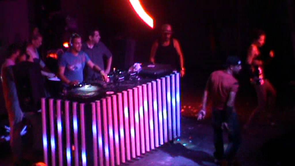 Dj Özcan Yalçın mc.Çetin Dancing Burak CLUP KRİSTAL LİVE PERFORMANCE