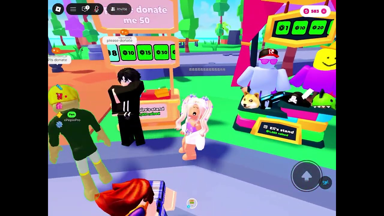 Donating 385 Robux to strangers in pls donate