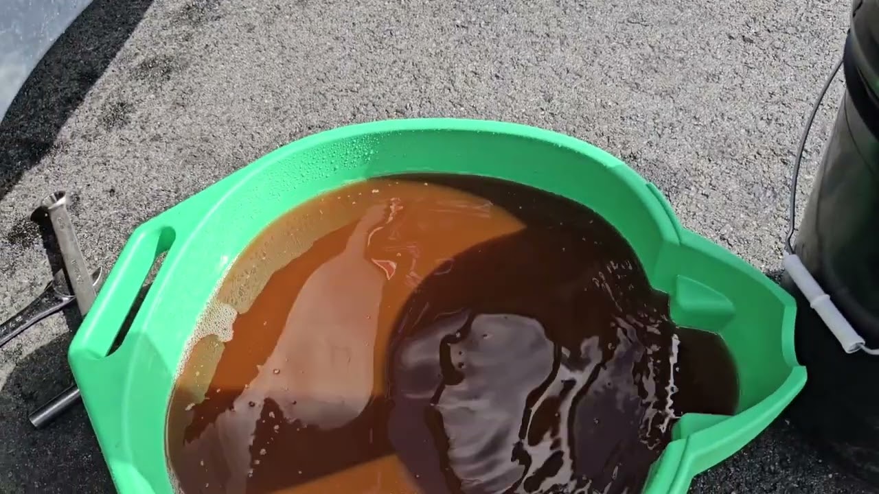 how to replacement a radiator step-by-step in a freightliner Cascadia 2019 #followme #mobilemechanic