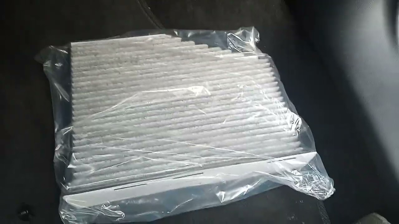 Skoda Octavia 2 - 1Z3, change cabin filter. Смяна филтър купе на Шкода Октавия 2