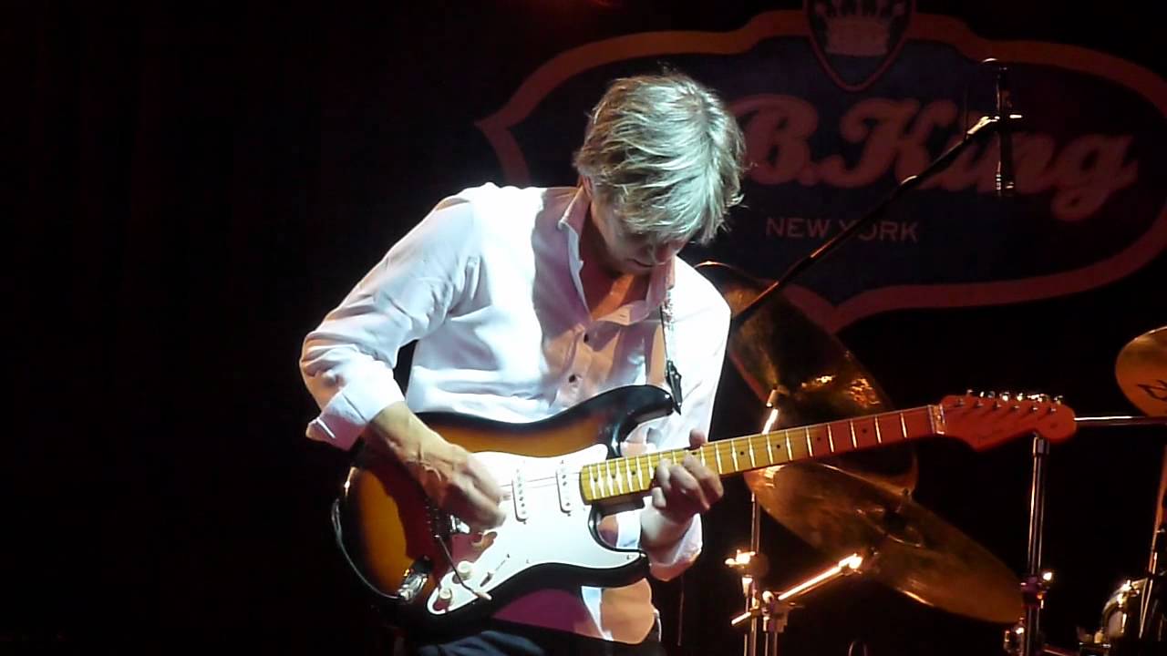 Ah Via Musicom / Cliffs of Dover - Eric Johnson. B. B. King Bar & Grill. NY. Sep. 24, 2012.
