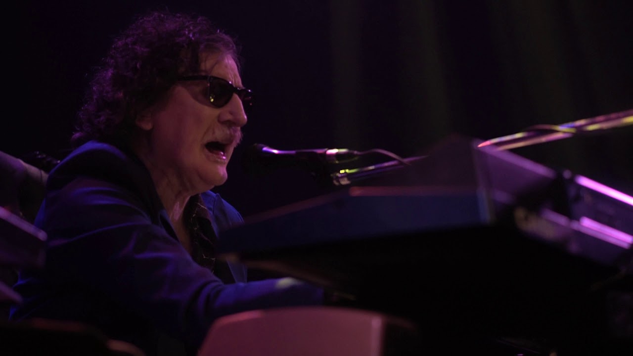 Charly García  - Promesas sobre el bidet (En vivo en Lucille)
