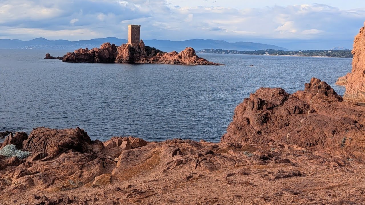 Sentier du littoral de Dramont Plage du débarquement. l'Île d'or🤩 02/01/2025