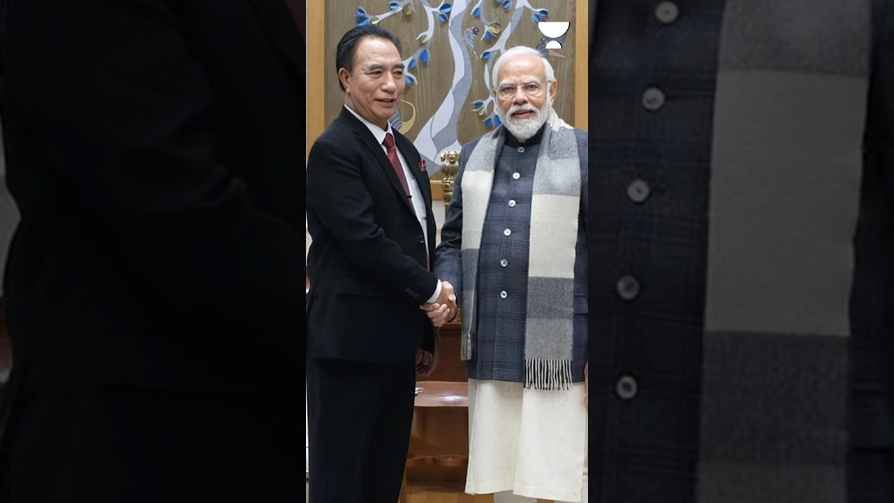 Mizoram CM Lalduhoma U-Turn. Favours Central Govt. proposal to scrap FMR, impose PAP. Zoland Demand