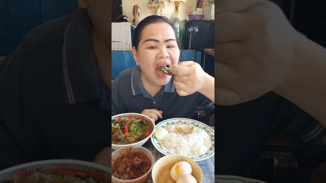 มากินข้าวนํากันจ้าพี่น้องมื้อนี้ได้แกงอ่อมเนื้อเปื่อยไข่ต้มแจ่วมะกอกมาแซ่บๆนำกันจ้า
