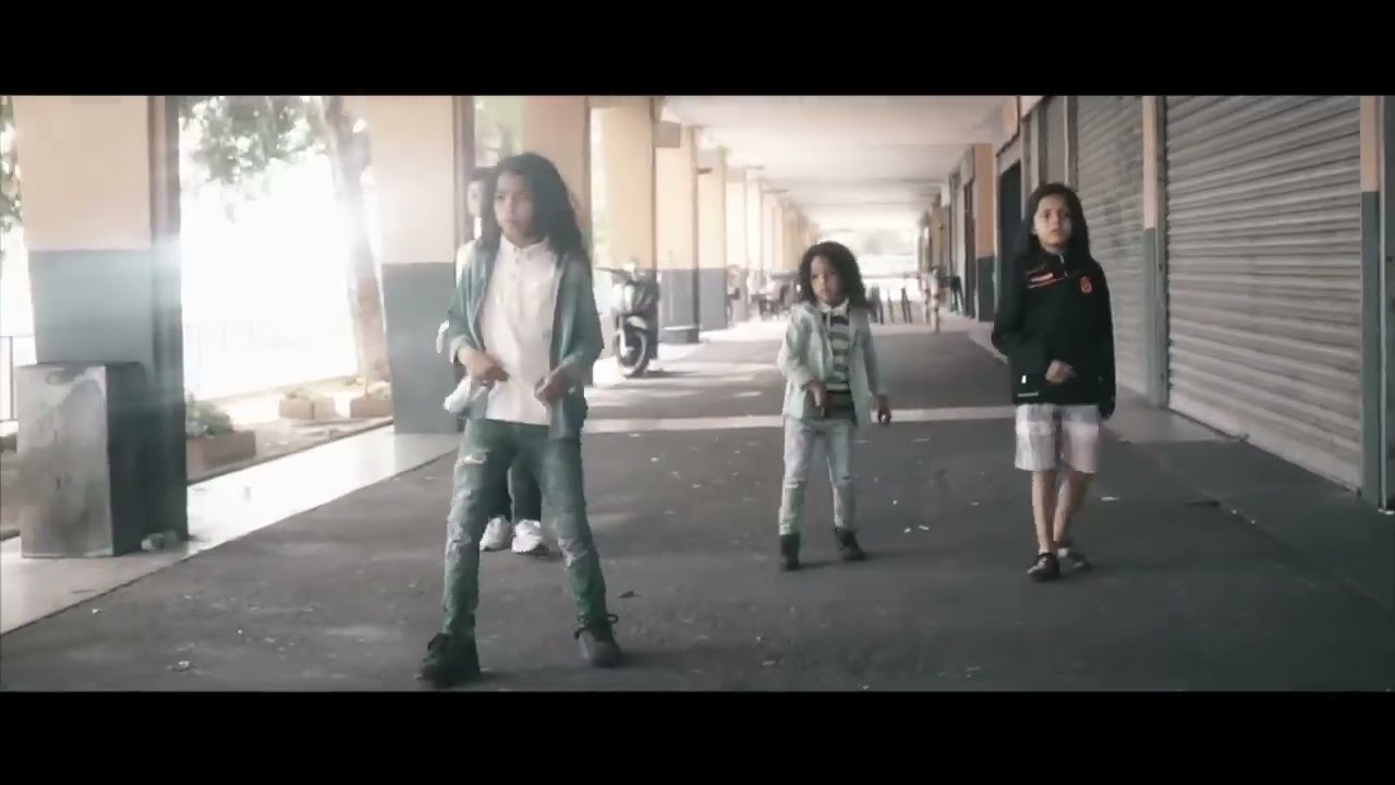 Sofiane   Mon ptit loup Clip Officiel