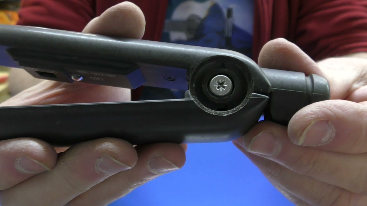GHD 3.1 Hinge pin removal and refitting