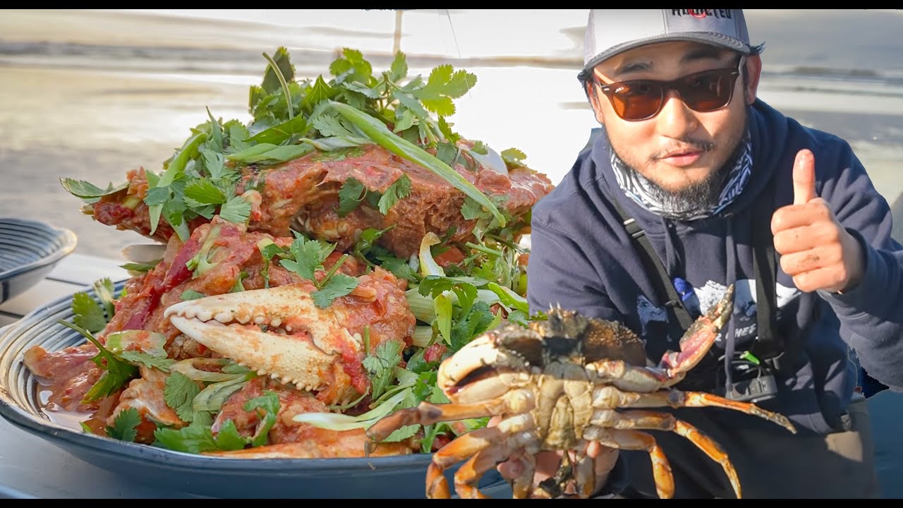 DELICIOUS SINGAPOREAN CHILI CRAB ON THE BEACH | Catch and Cook Dungeness Crab