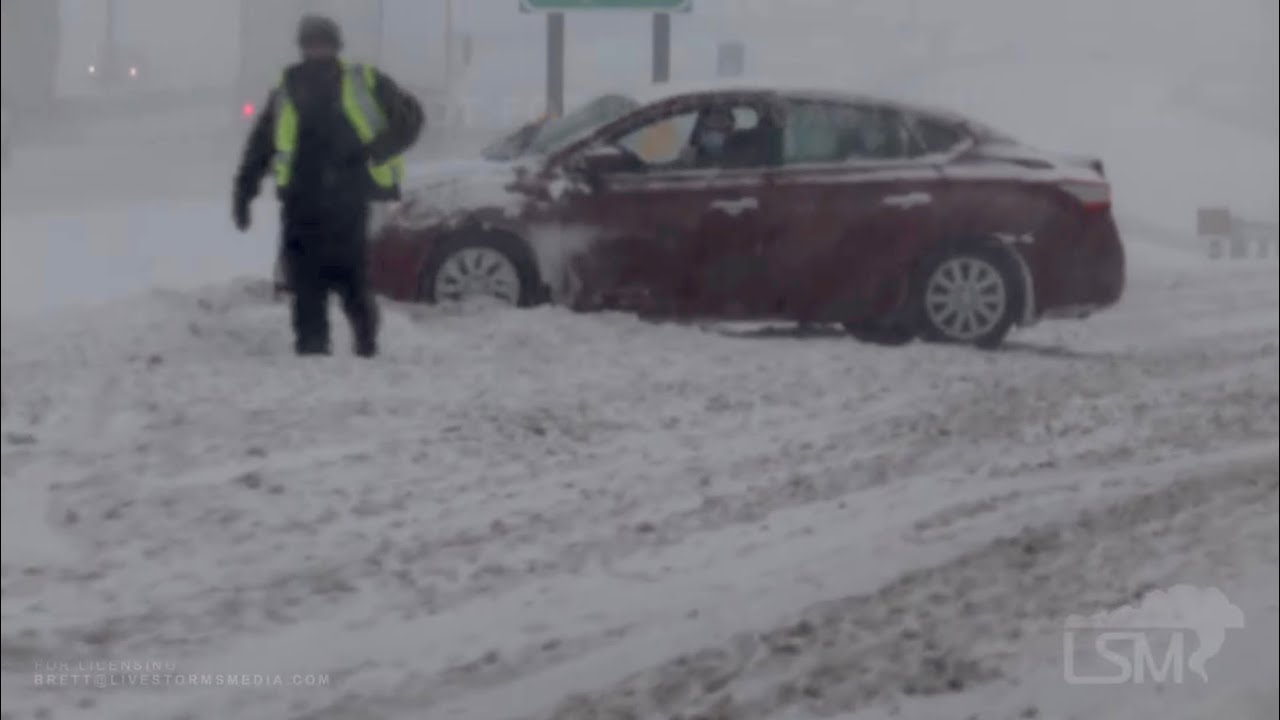 12-29-2020 Omaha, NE - Snowplows Struggle to Clear Roads - Cars Crash into Snowbanks