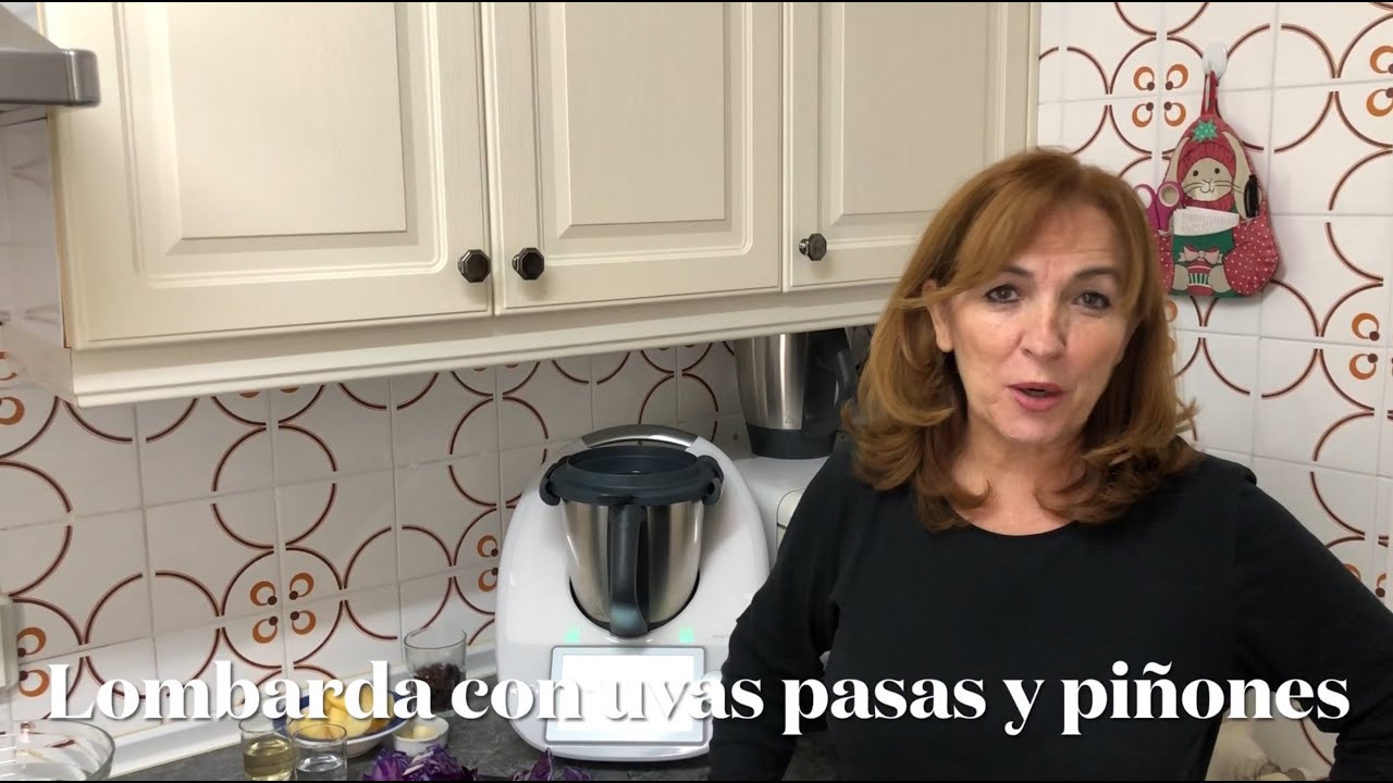 Lombarda con uvas pasas, manzana y piñones