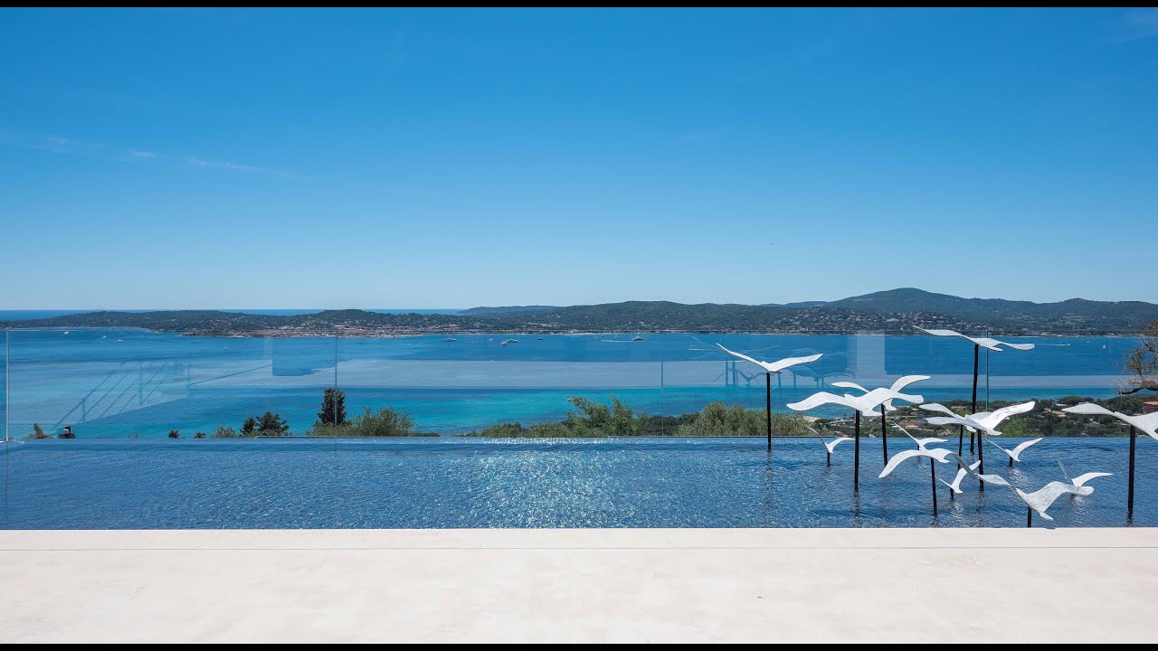 Luxury house with panoramic sea view