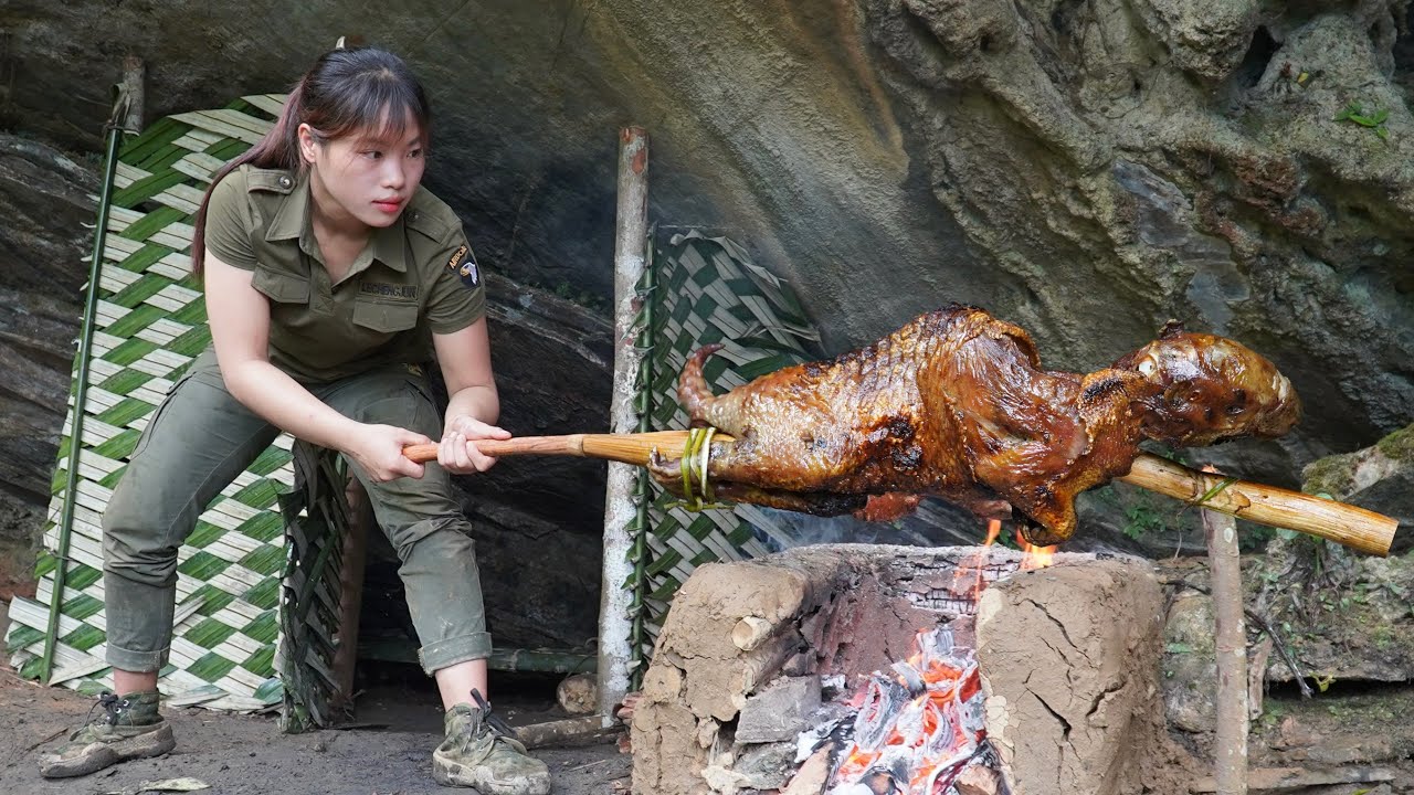Hunting and making flavorful smoked porcupine in the wild, survival alone