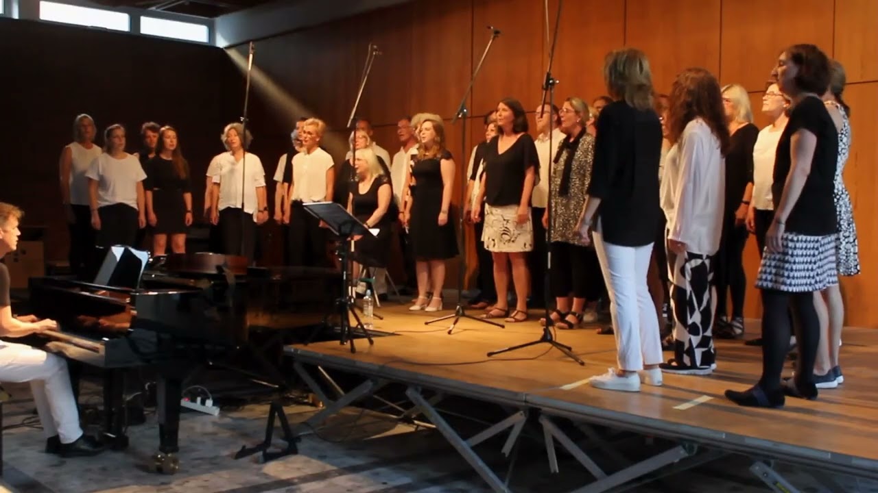 Querbeat Chor singt You've got a friend