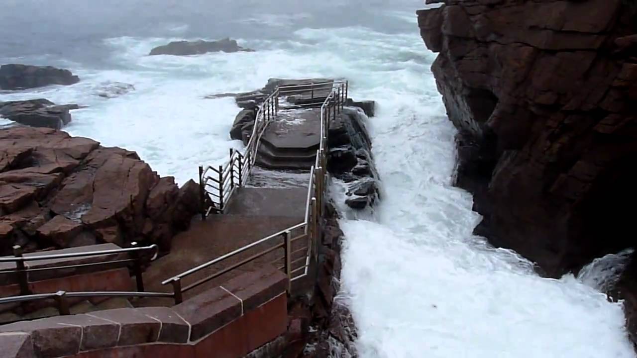 Huge Waves, Thunder Hole, Acadia National Park