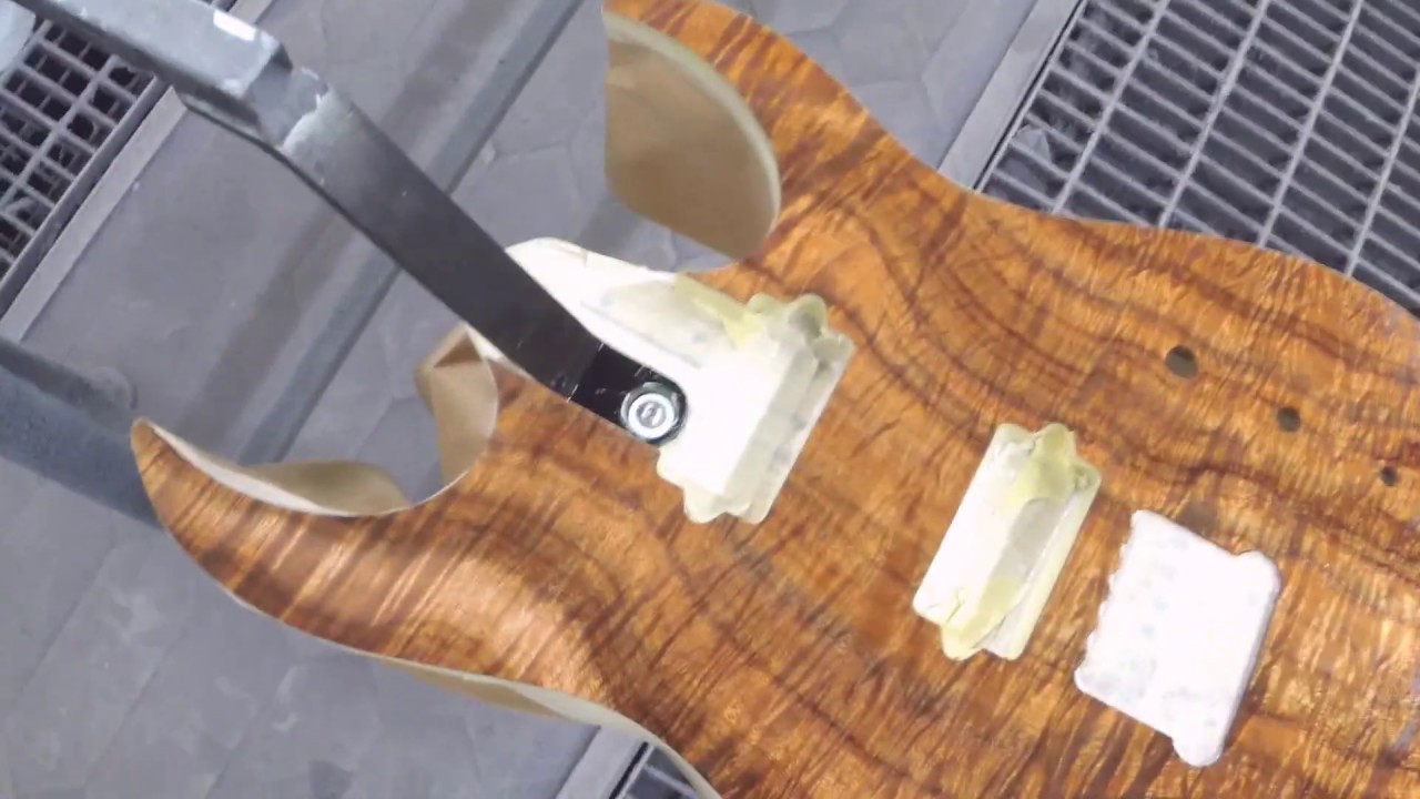 Rusti Guitars - Spraying Booth - Curly Koa