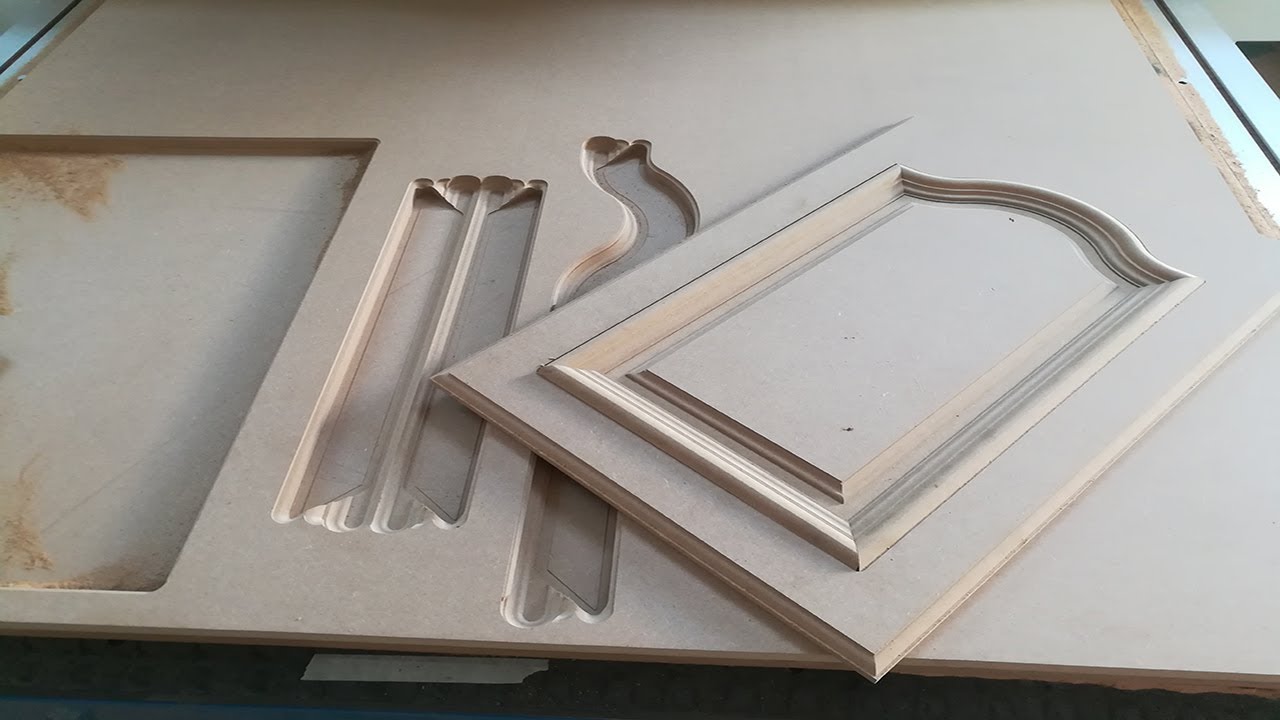 Economic atuo tool changer CNC rouer for cutting cabinet doors