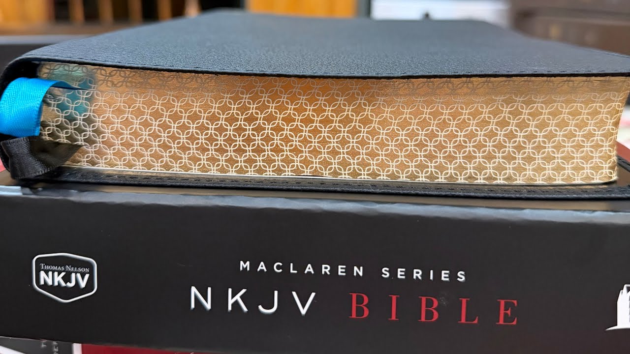 Maclaren NKJV large print blue letter 