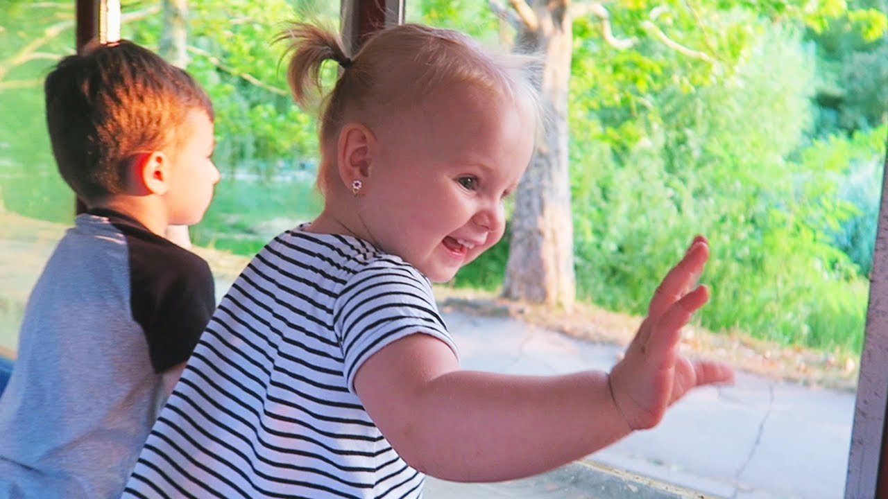 Cu Trenutu in Parc | Alex pe Poney si Bicicleta de Apa pe Lac