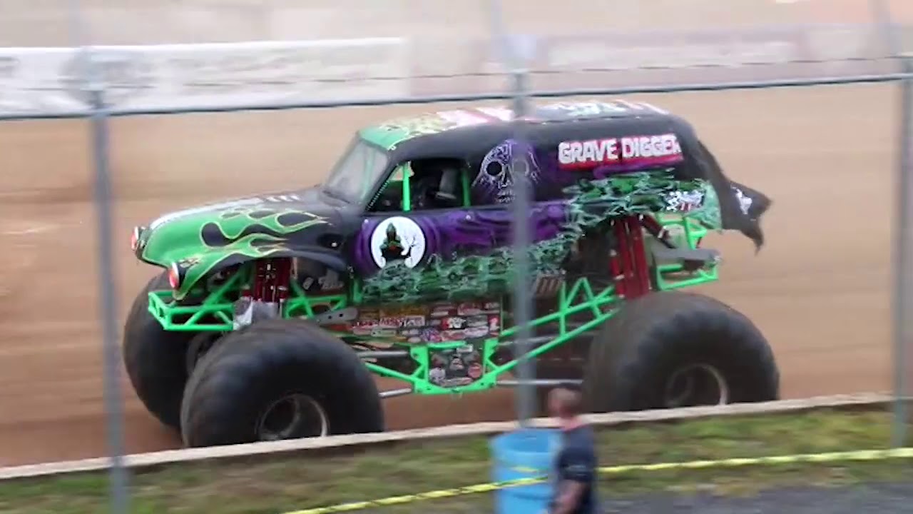 Monster Jam @ Hagerstown 2015 Friday Full Show