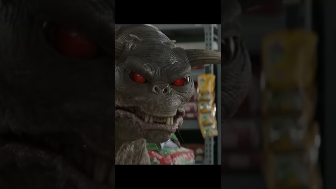 what is this scary creature attack on Hollywood best movie scene 