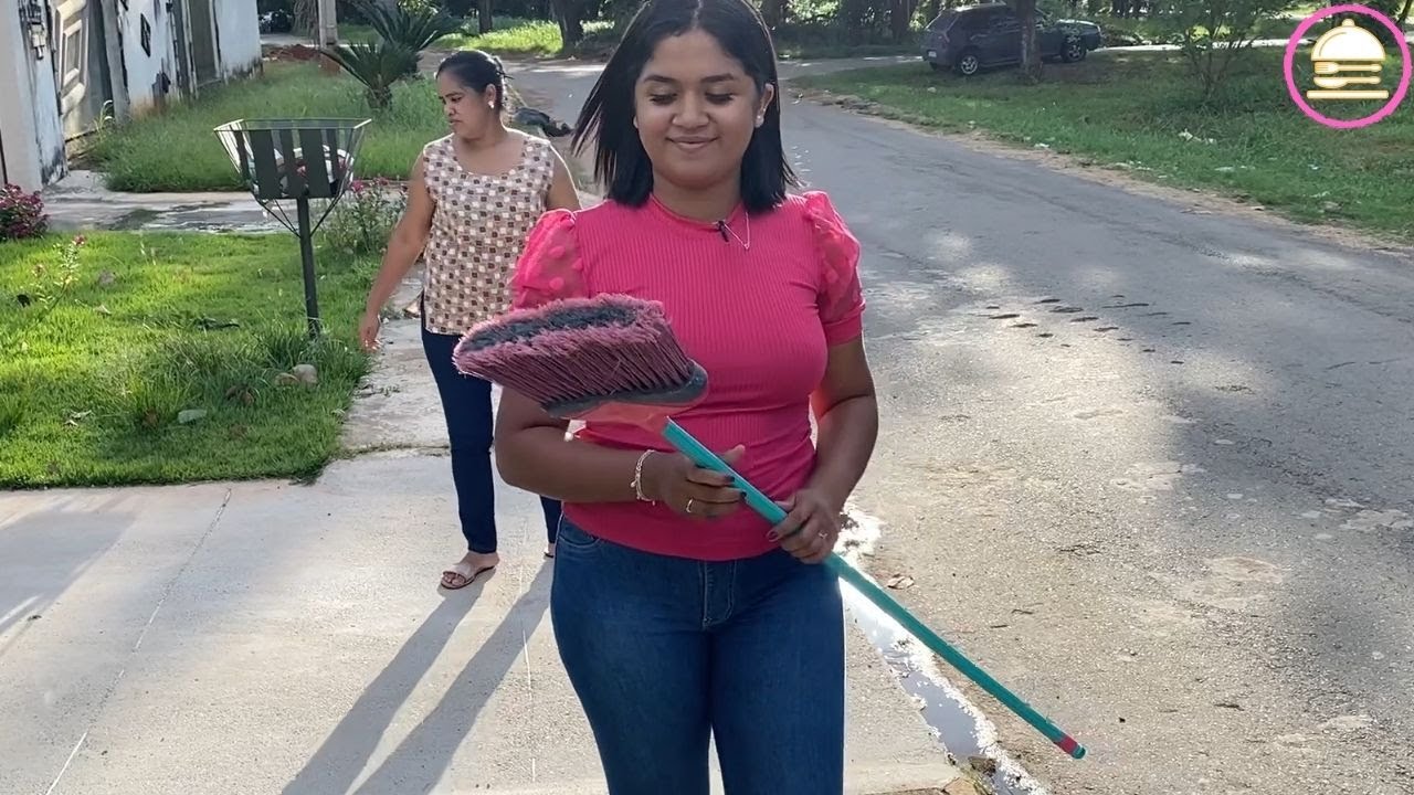 Vizinho sábio viu dinheiro na vassoura e pegou emprestado, só não esperava que isso fosse acontecer!