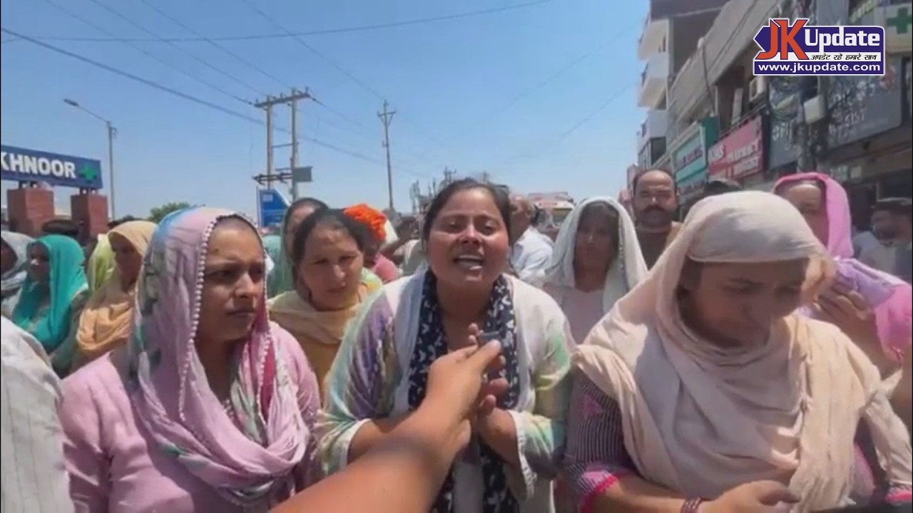 Family Blocks Road Outside SDH Akhnoor After Woman&rsquo;s Death, Alleges Harassment by In Laws