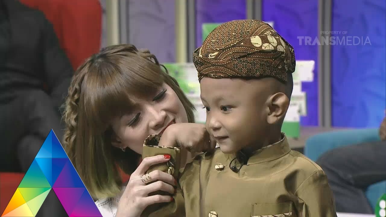 HITAM PUTIH - DALANG CILIK MENGHARUMKAN NEGERI (19/4/16) 3-2