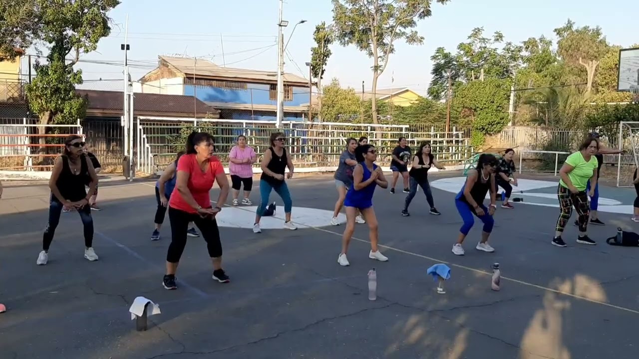 Zumba 1 Martes 20 de enero 2026 profesora Angela Sierra  Cancha los 120 lo Espejo 