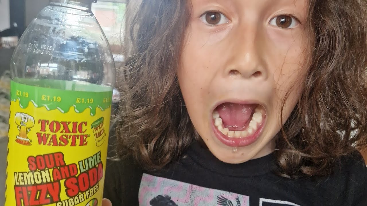 trying toxic waste drink!!