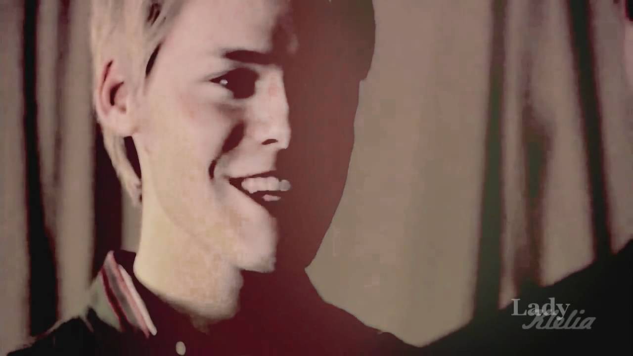 &raquo; britin. You're beautiful~