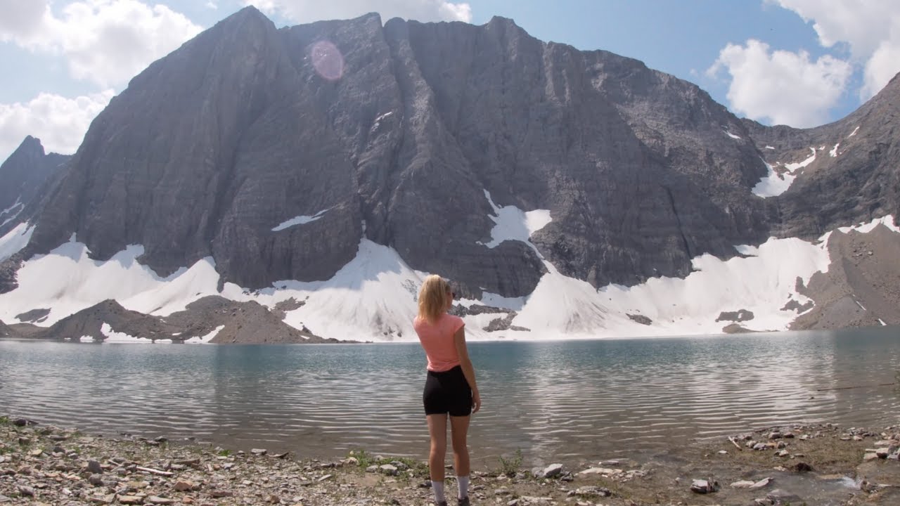 FLOE LAKE - An ICONIC GLACIAL LAKE in Kootenay National Park
