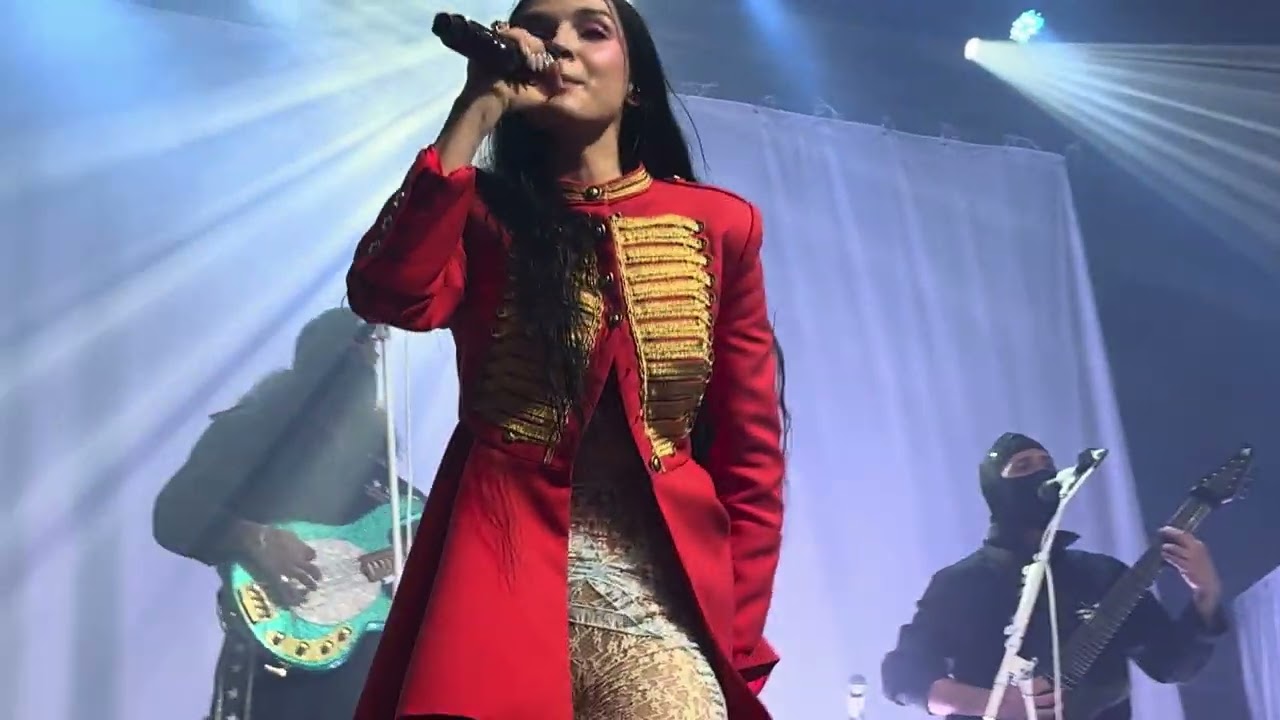 Poppy - new way out (Live) 4K