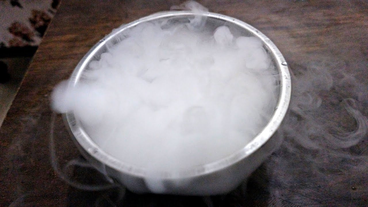 Dry ice smoke experiment: Make safe spooky fog at home👌😇🫰