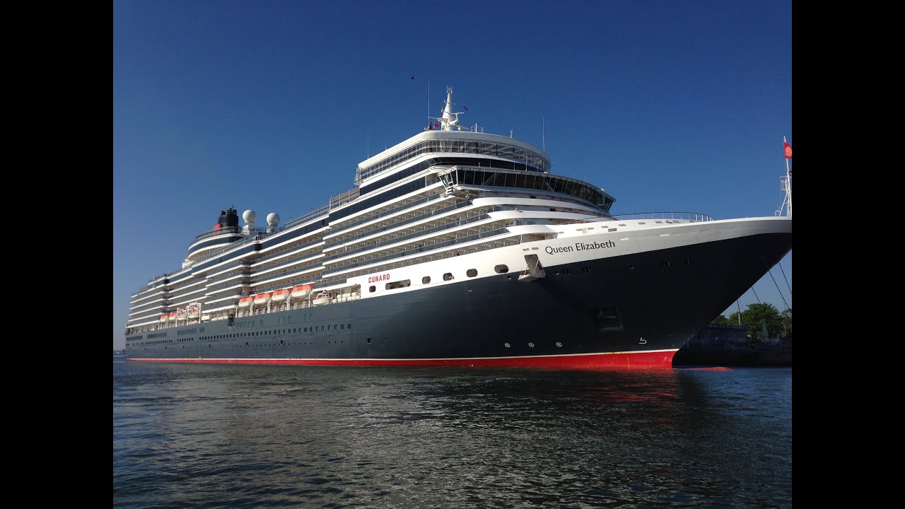 Queen Elizabeth & Celebrity Silhouette in Warnemünde 21.05.2015