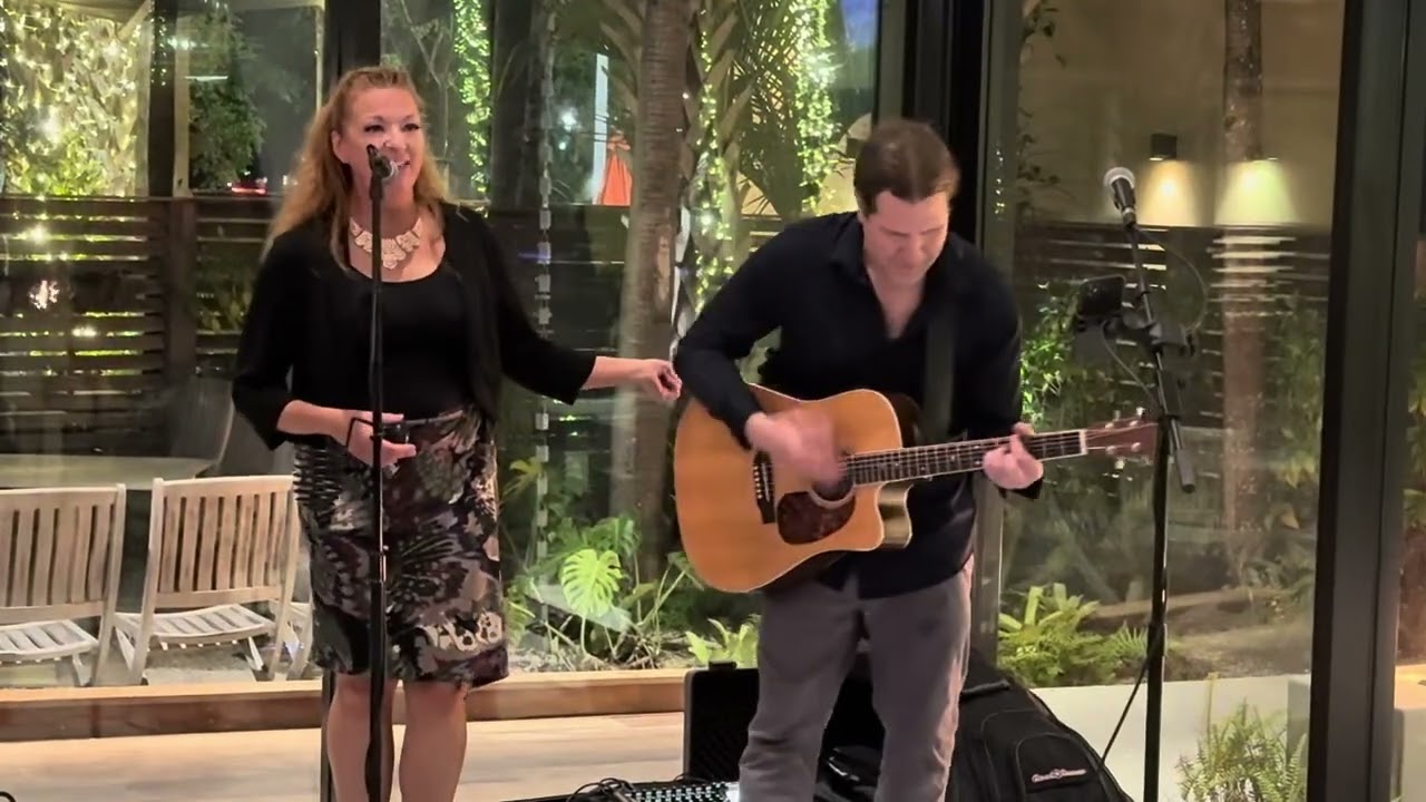 Valerie (orig. by Amy Winehouse)