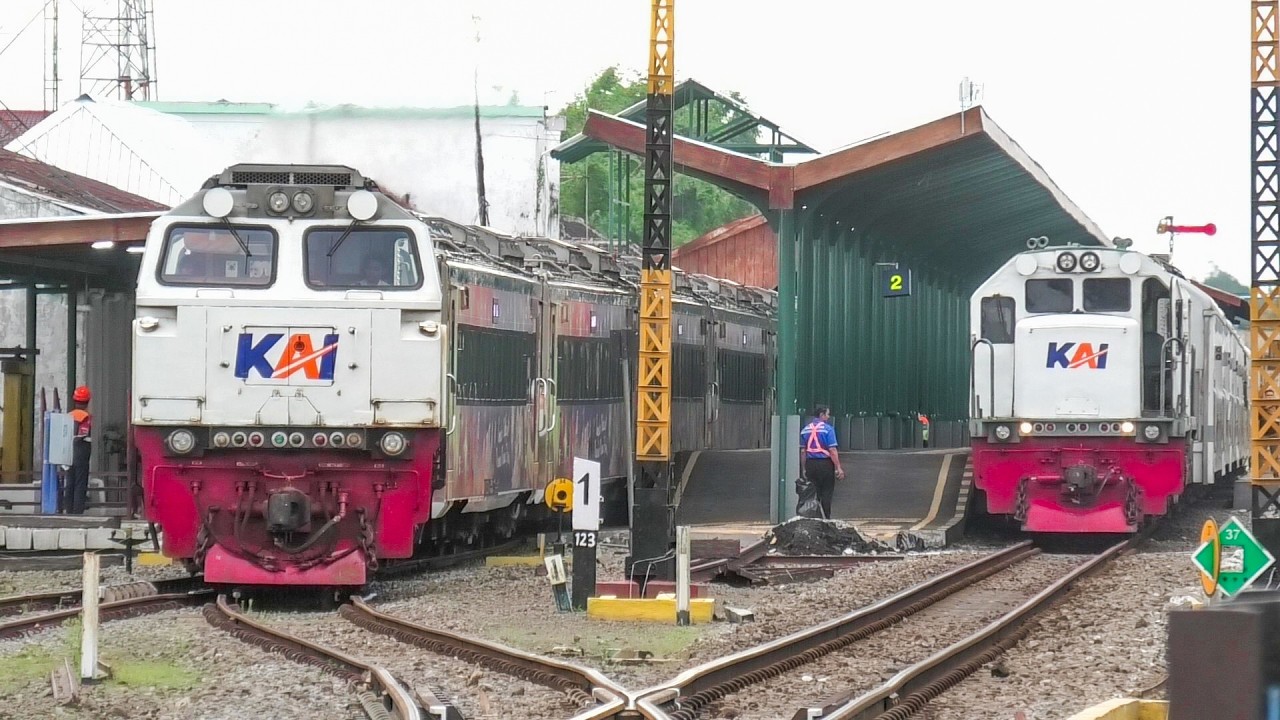 NGABUBURIT HUNTING RAMAINYA KERETA API SORE HARI DI STASIUN BLITAR‼️