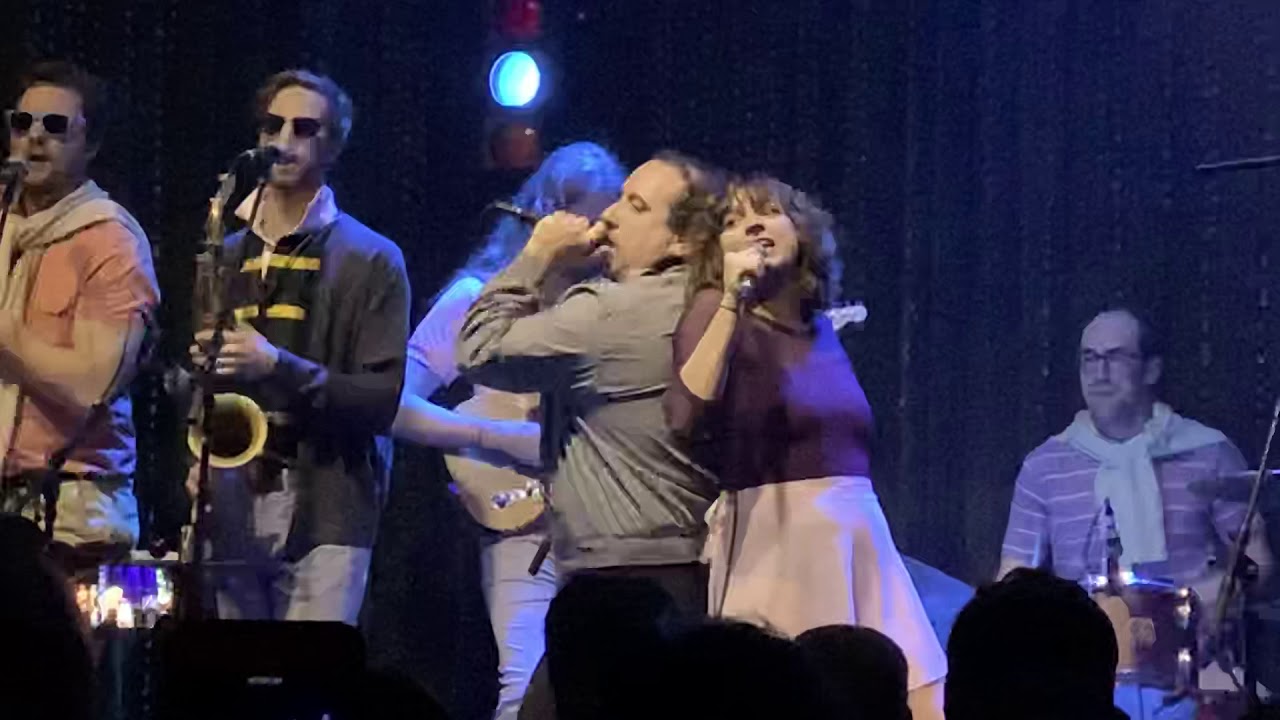 Rough Cut: Har Mar Superstar and Sabrina Ellis perform Dirty Dancing