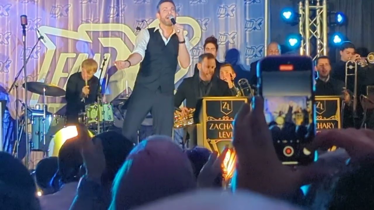 Zachary Levi Singing Chuck Theme Song