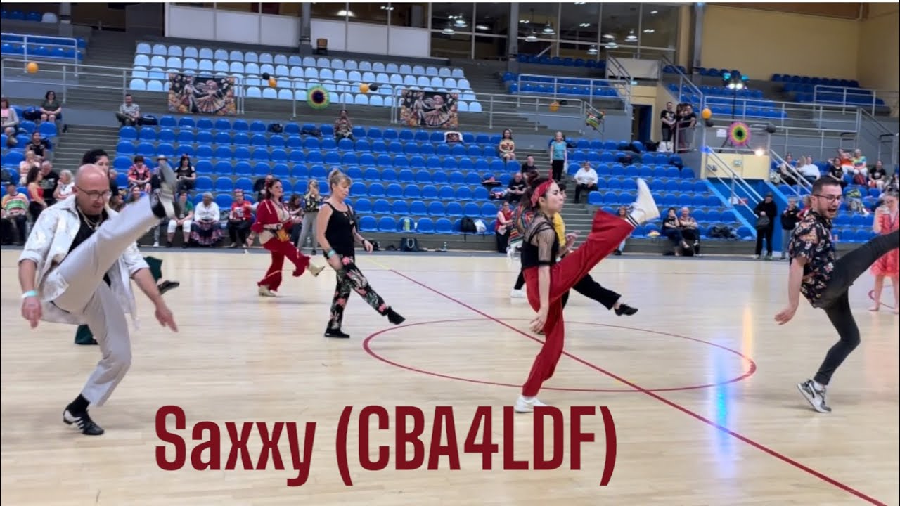 Saxxy Line Dance de Rebecca Lee (MY) et Jo Thompson Szymanski (USA)